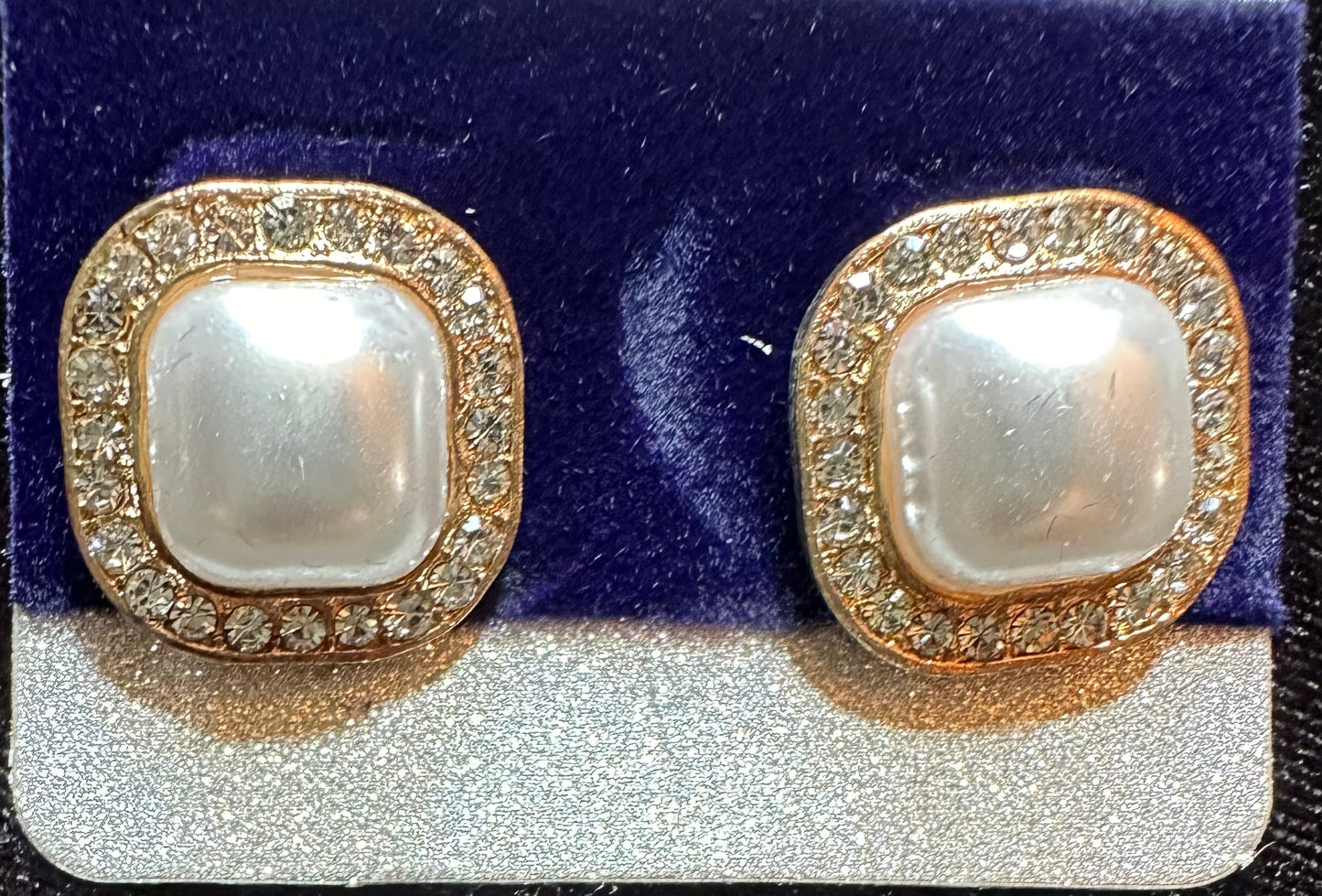 Pearl/ Rhinestone Button
