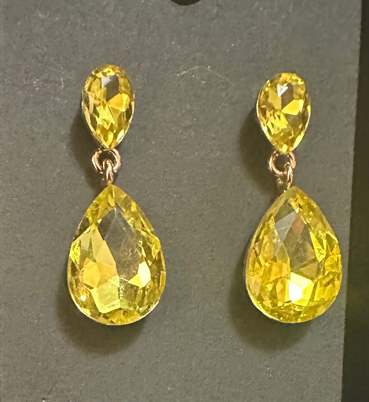 Petite Yellow drop
