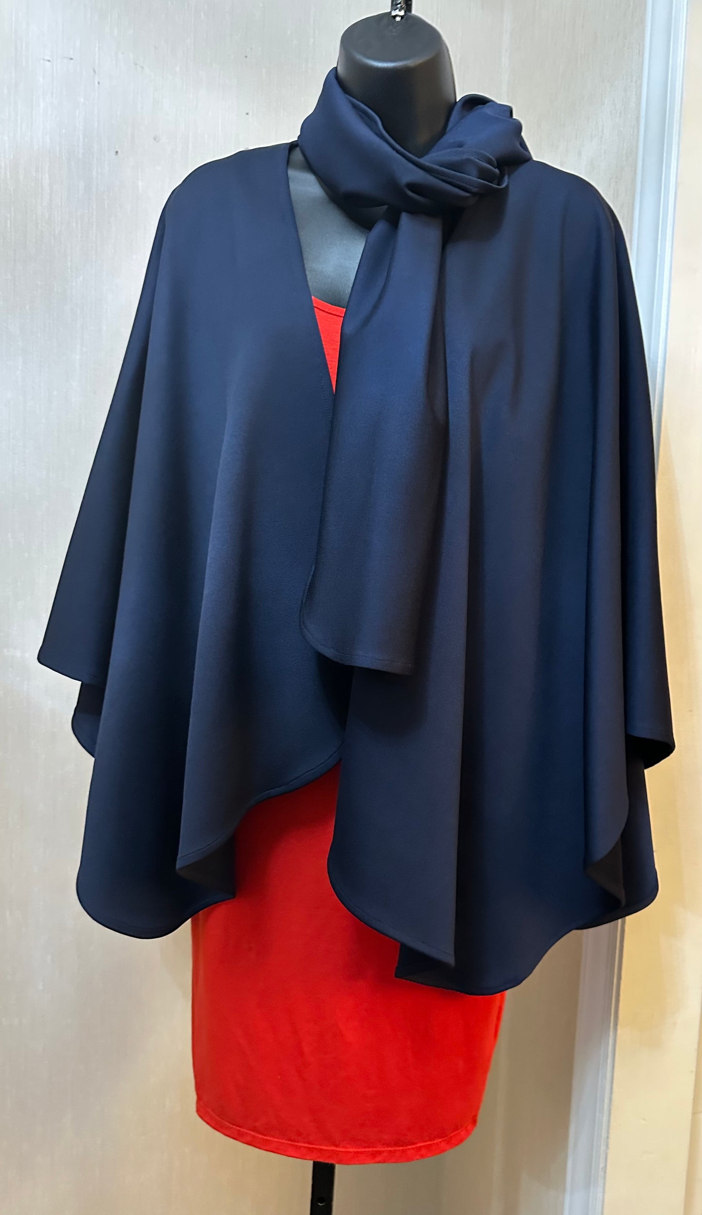 Ponte Navy Crop
