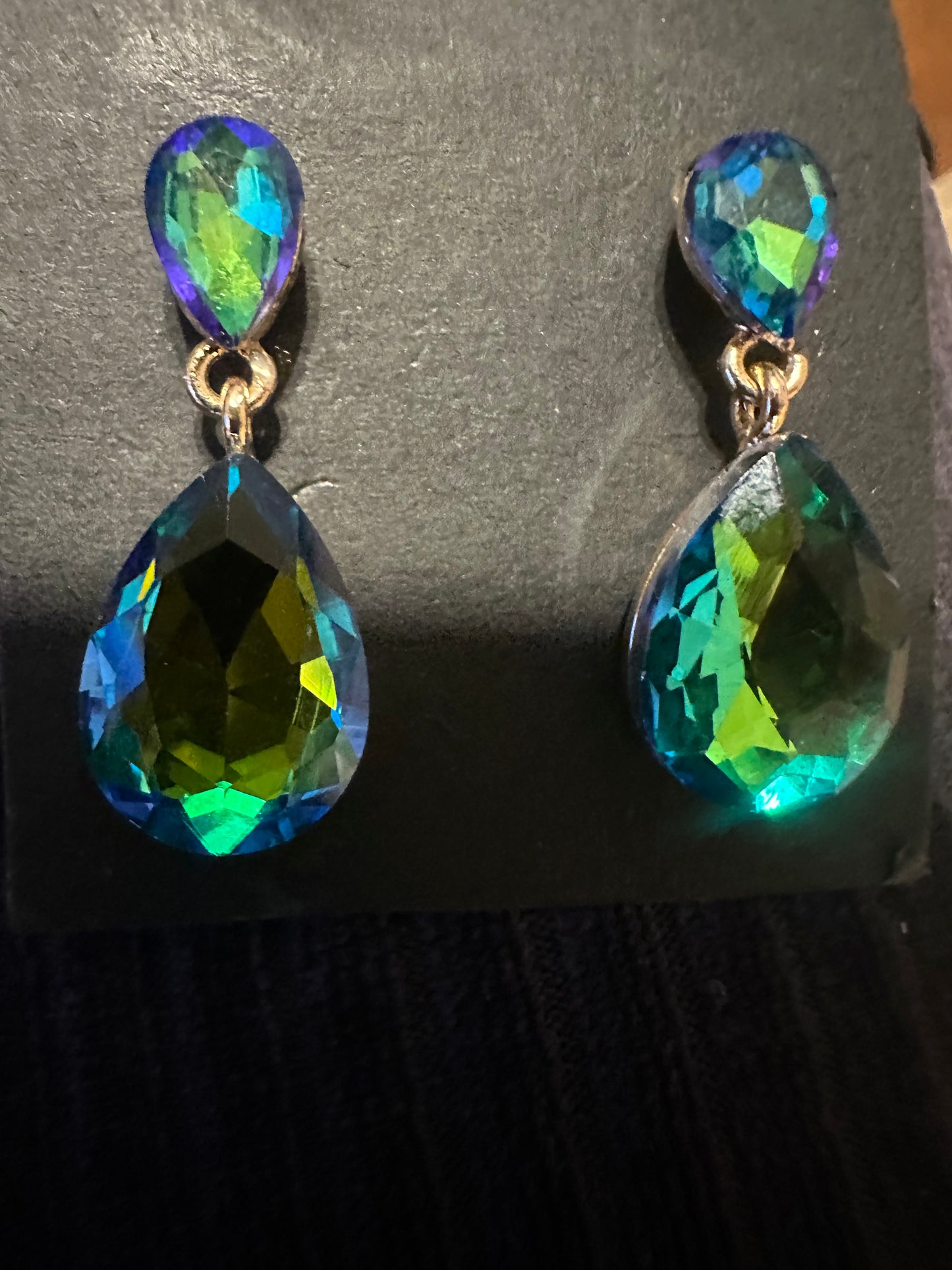 Greenish Petite Drop