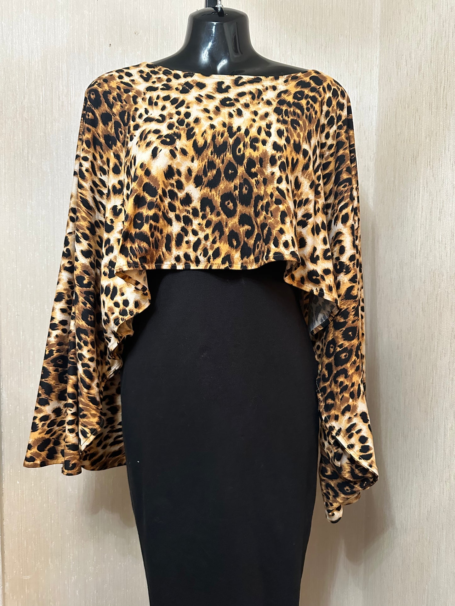 Brown leopard sleeved
