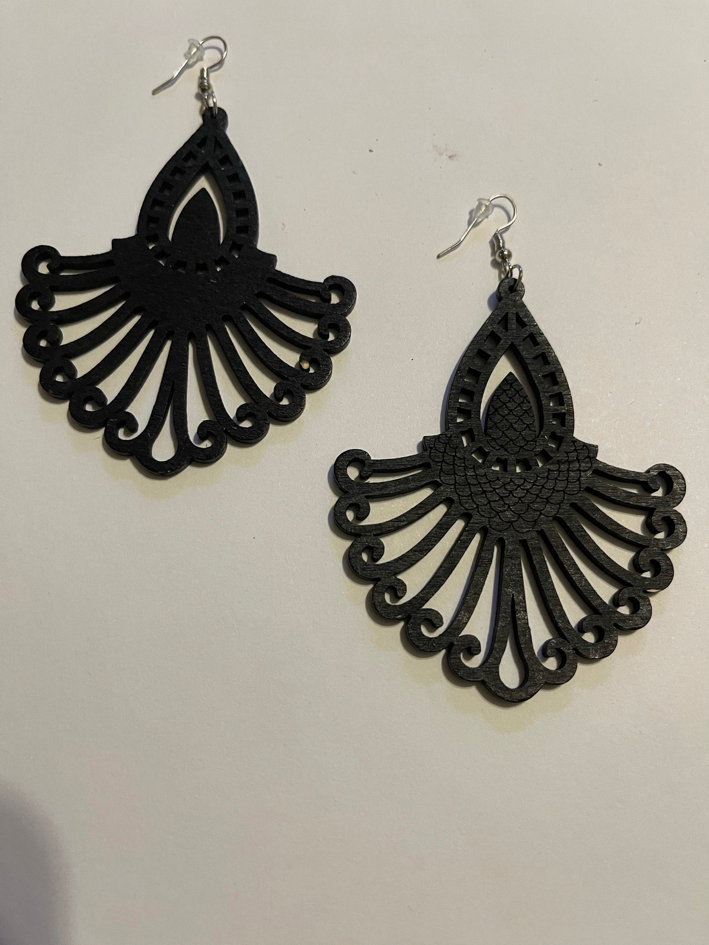 Black fan