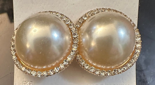 Pearl and gold clip