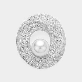 Encircled Pearl