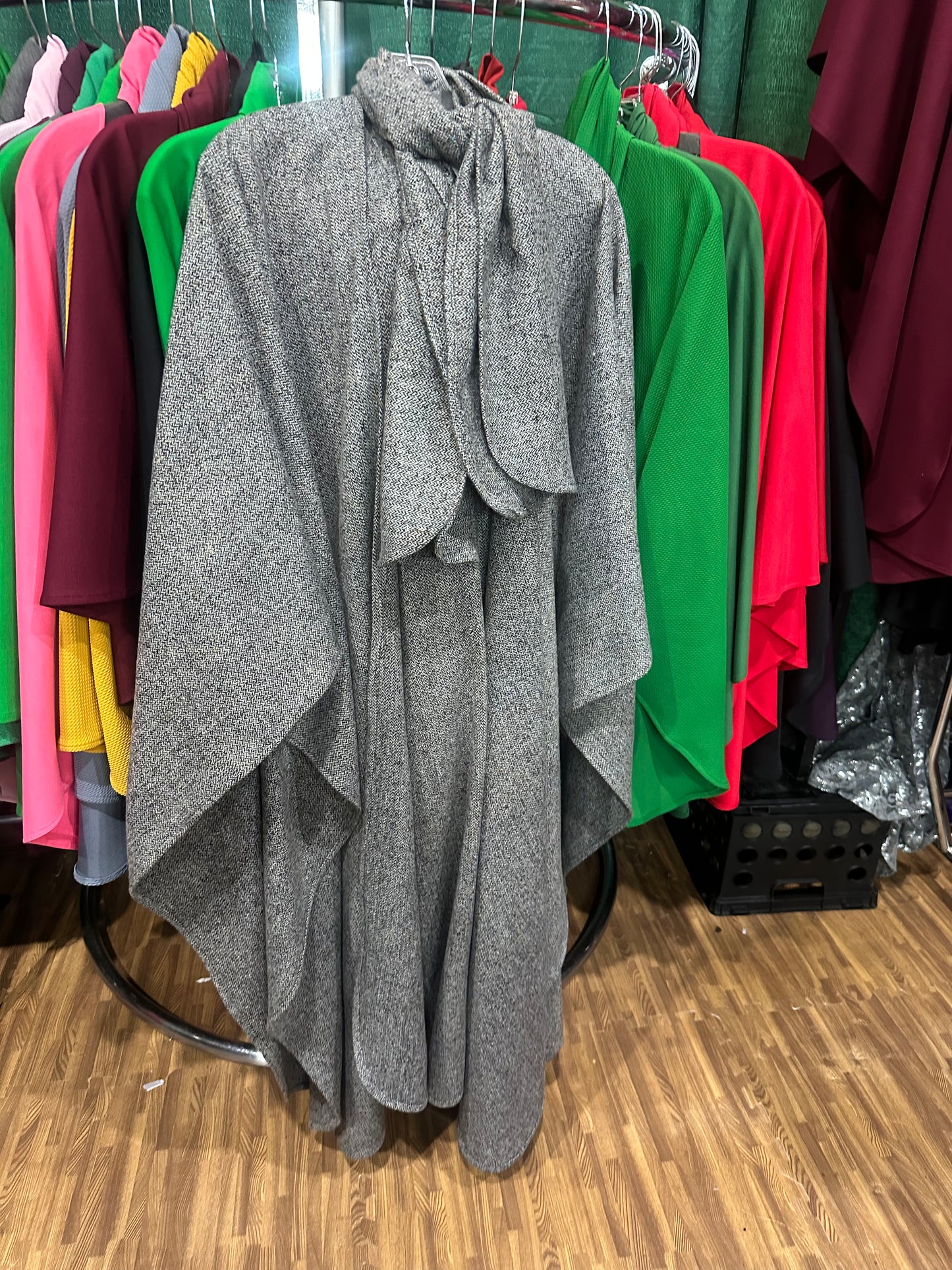 Gray Tweed Mix Average