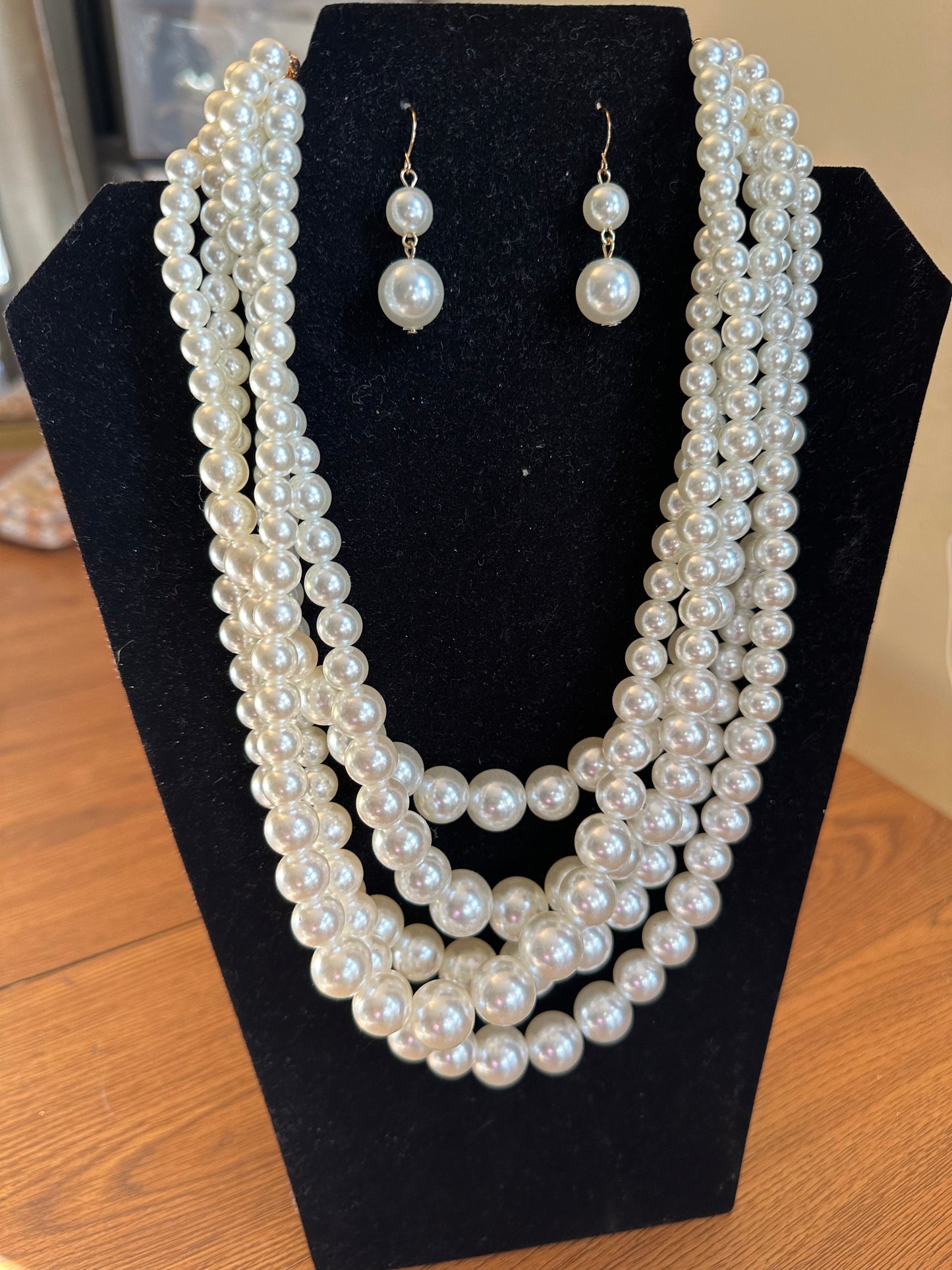 5 Strand Pearl Set- Cream